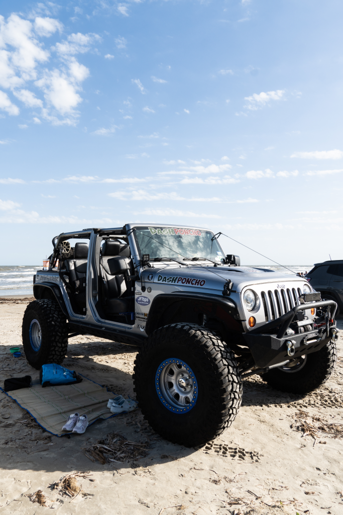 Dash Poncho Jeep day on the beach